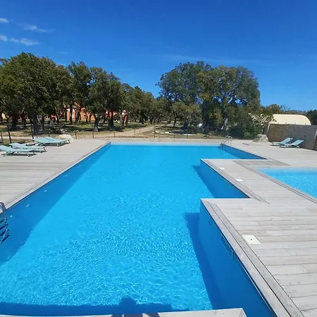 91, T2 A Avec Piscines, Proche
