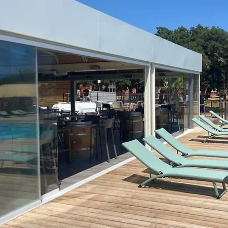 91, T2 A Avec Piscines, Proche Appartement