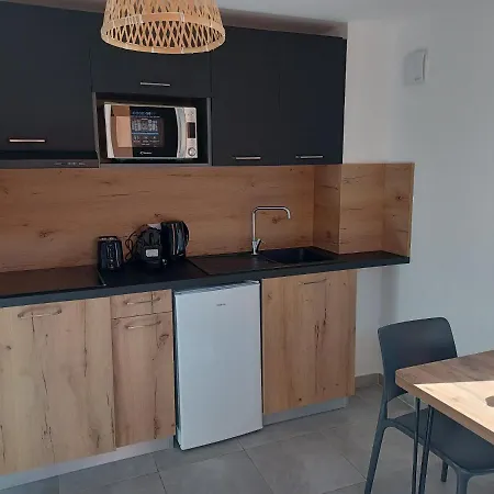 91, T2 A Avec Piscines, Proche Apartment *