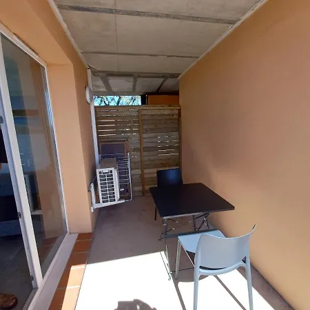 91, T2 A Avec Piscines, Proche Apartment