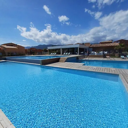 91, T2 A Avec Piscines, Proche